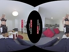 Sexy German Milf joyriding in VR