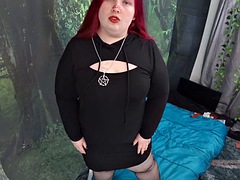 Chubby goth tranny shakes her ass and shoots a big cumshot in POV