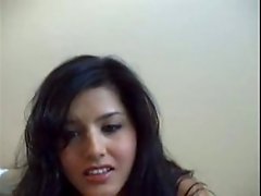 Amazing webcam brunette girlie Sunny Leone desires to please her pussy with dildo