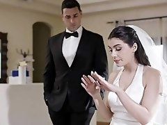 Bride fucks on her wedding day with other than her future hubby