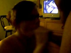 Hubby films his wife blowjob to bbc